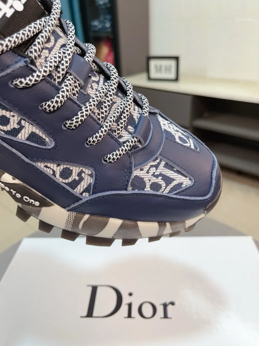 Men's men's shoes 💰458🌹🌹【Dior】Best-selling official website world premiere🔝High-end men's shoes brand official website latest series: The upper is made of imported cowhide with specially designed fabrics➕Mesh breathable lining. Make walking more convenient and comfortable! Compared with the official quality, Midea’s 1:1 replica. Create a fashionable personality to set off your uniqueness! A must-have for trendy men! Classic style. Men's sizes: 38-44.